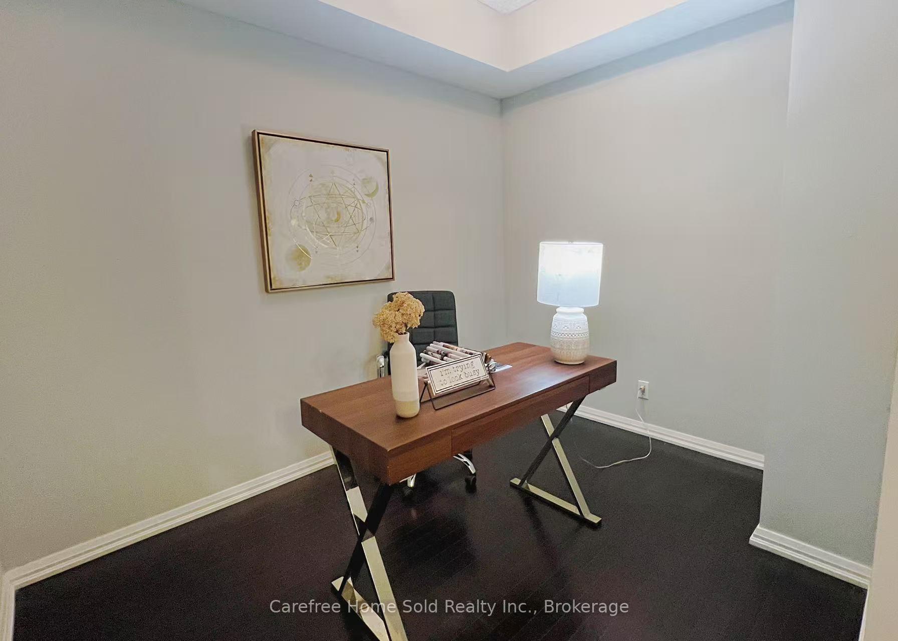 2 Bedrooms Condo at 35 Hayden, Toronto For sale