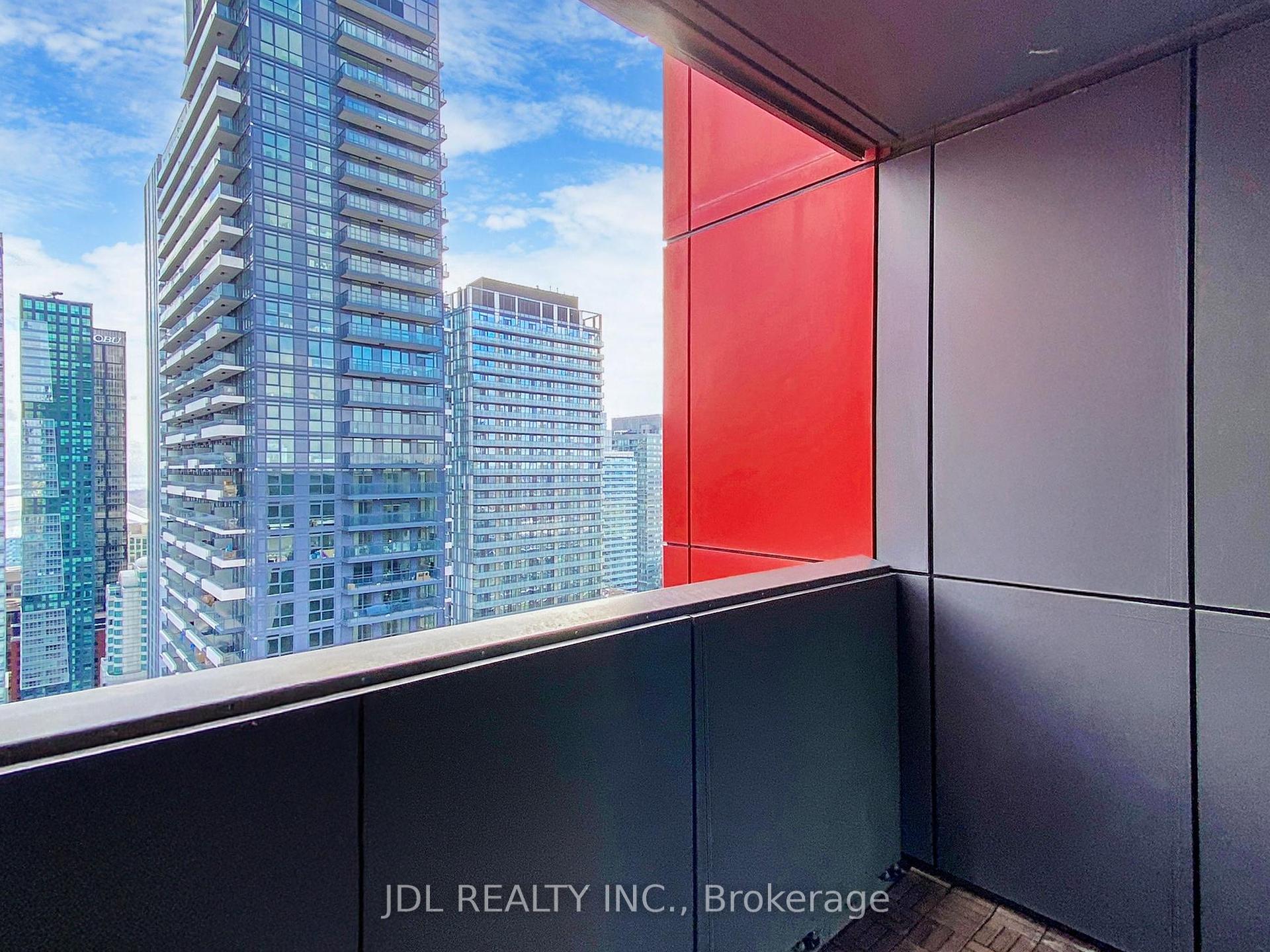 2 Bedrooms Condo at 318 Richmond, Toronto For sale