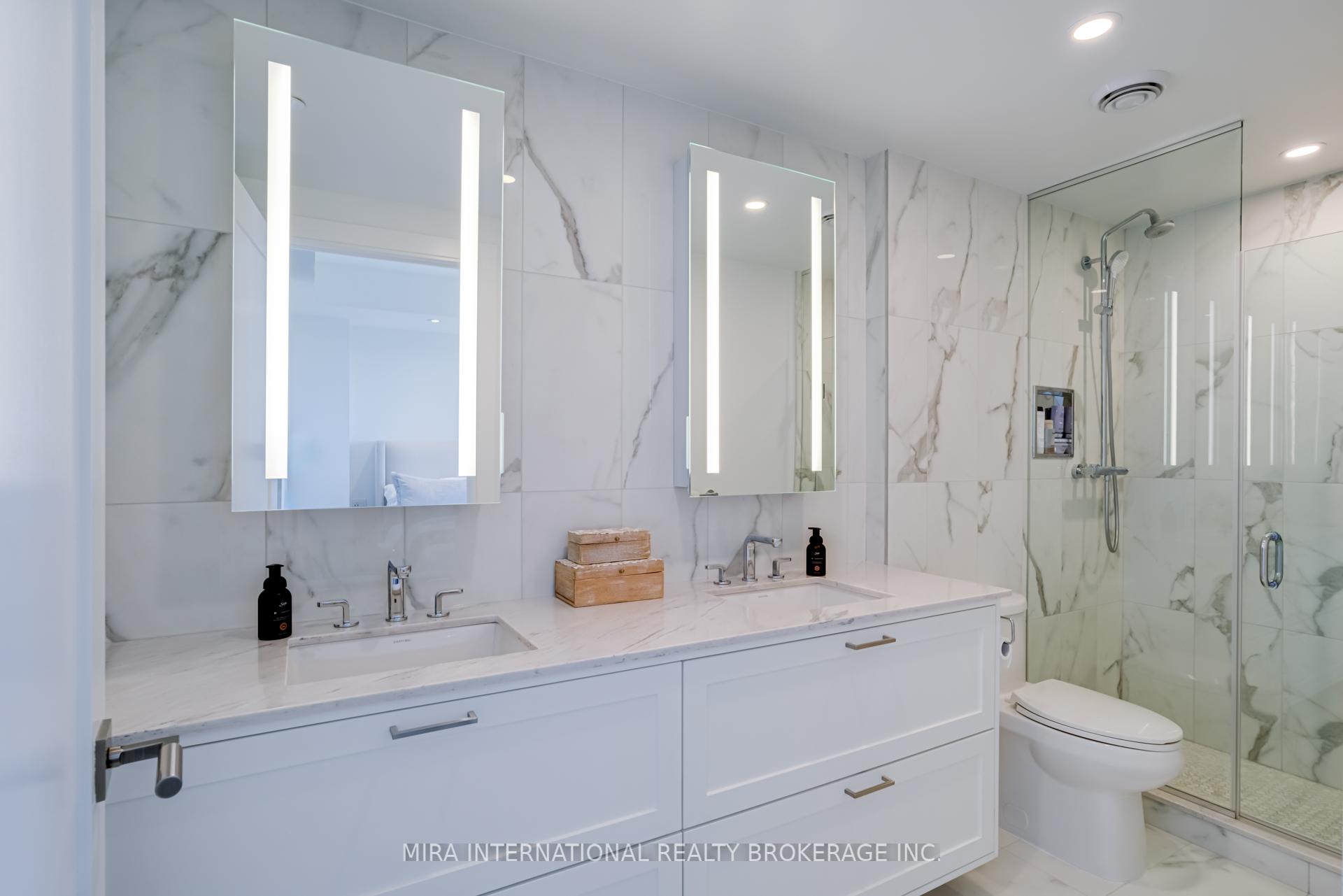 3 Bedrooms Condo at 30 Inn On The Park,  Toronto For sale