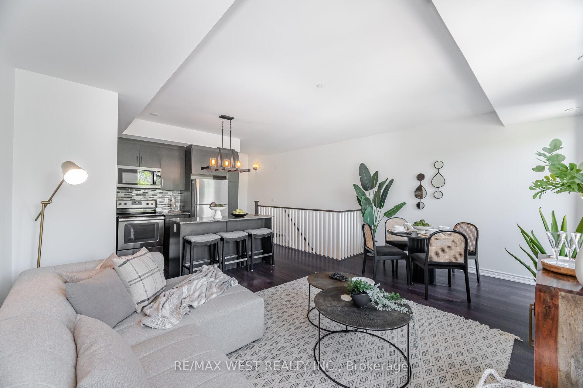 2 Bedrooms Condo at 150 Long Branch, Toronto For sale
