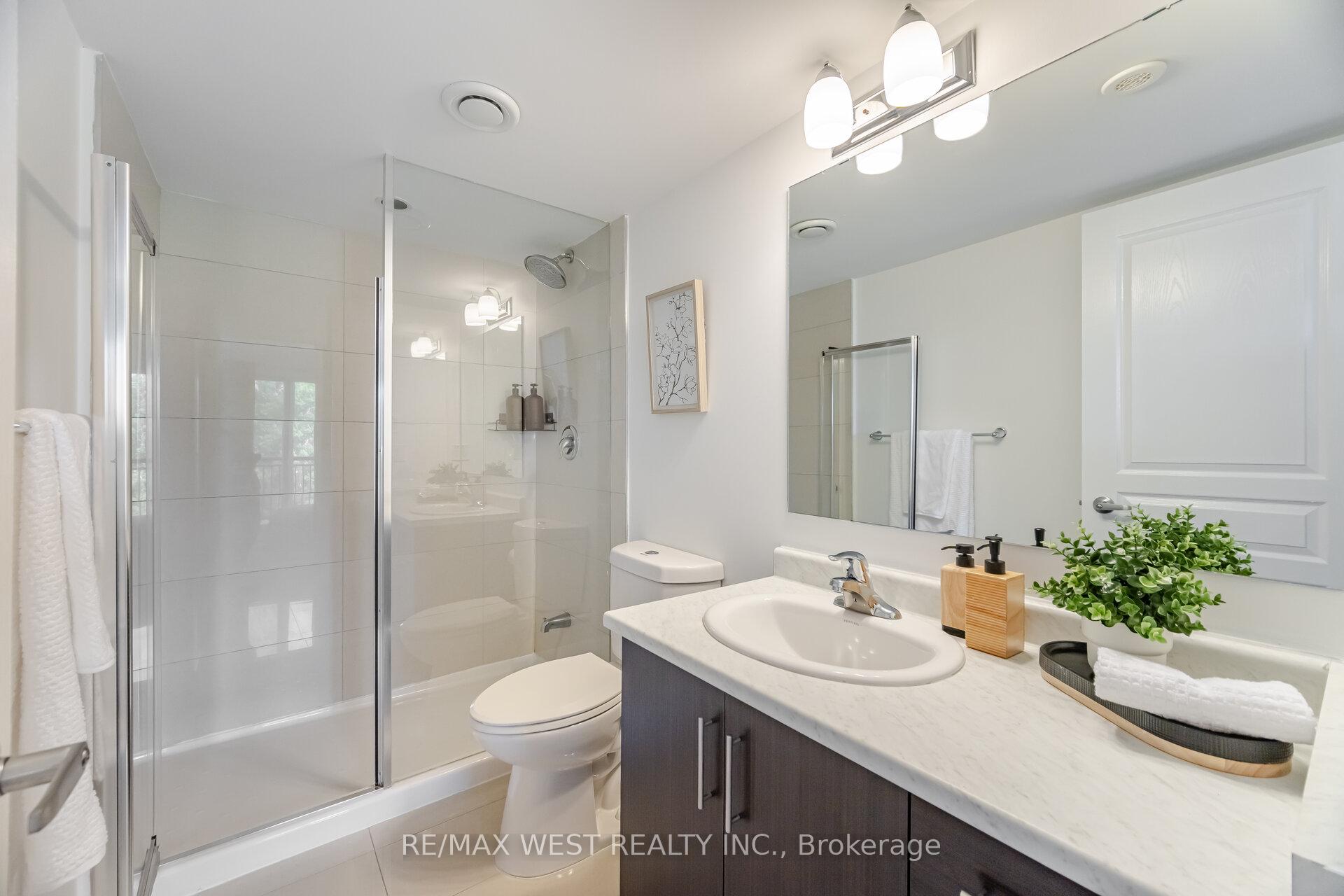 2 Bedrooms Condo at 150 Long Branch, Toronto For sale