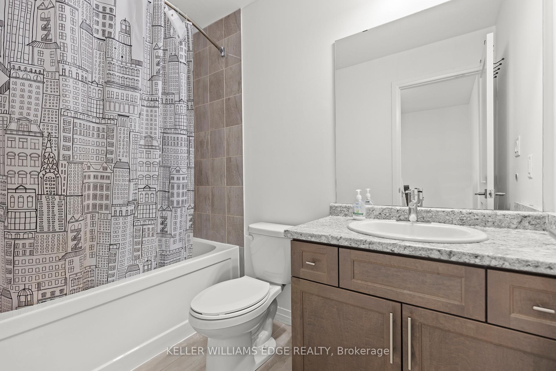 3 Bedrooms Condo at 30 Time Square, Hamilton For sale
