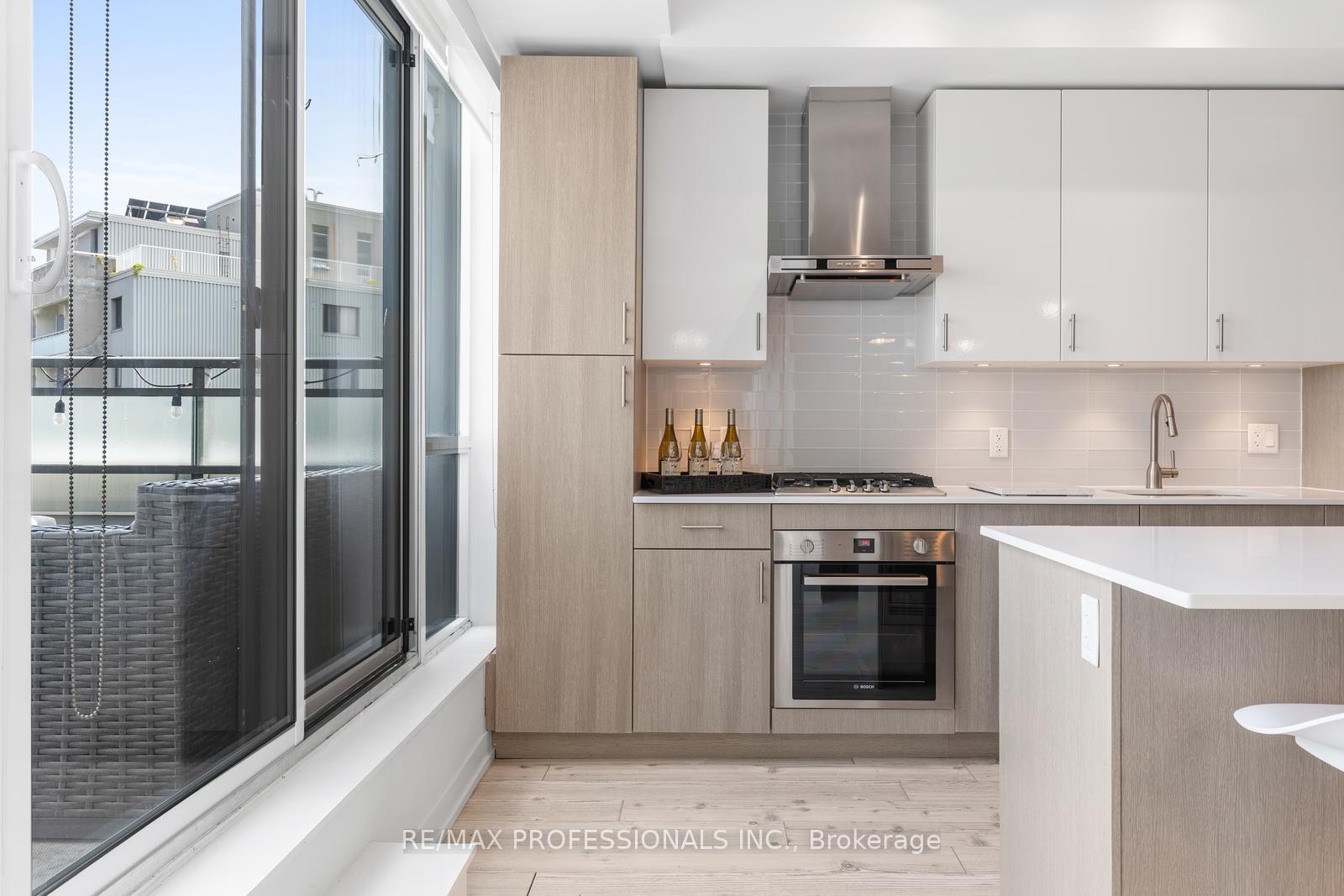 2 Bedrooms Condo at 38 Howard, Toronto For sale