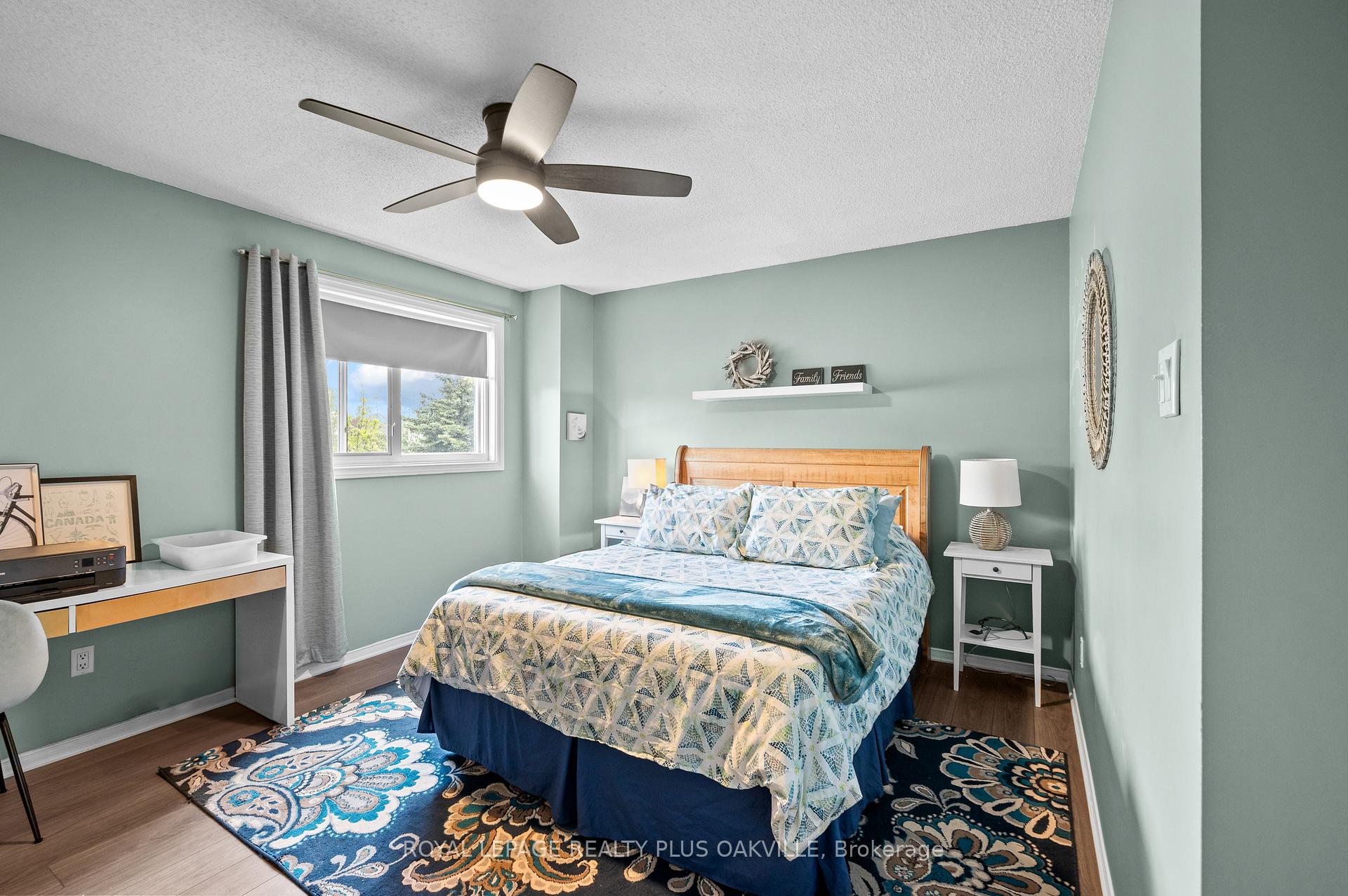 2 Bedrooms Condo at 5255 Lakeshore, Burlington For sale