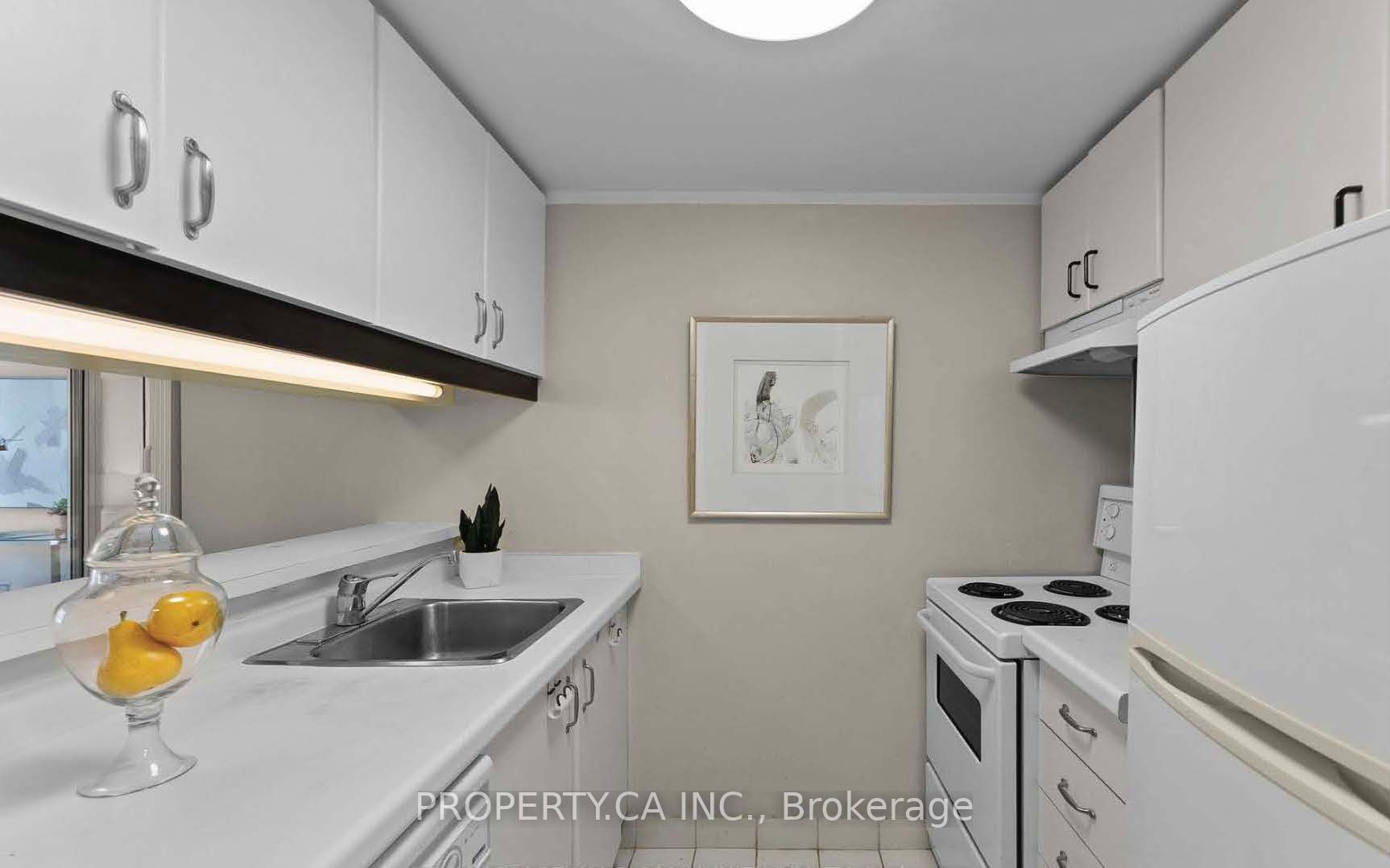 711 Bay Street, #1221