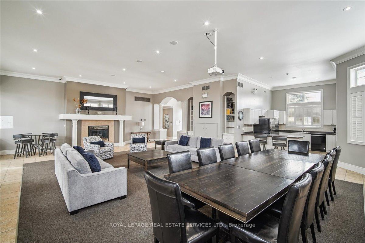 2 Bedrooms Condo at 1440 Bishops, Oakville For sale