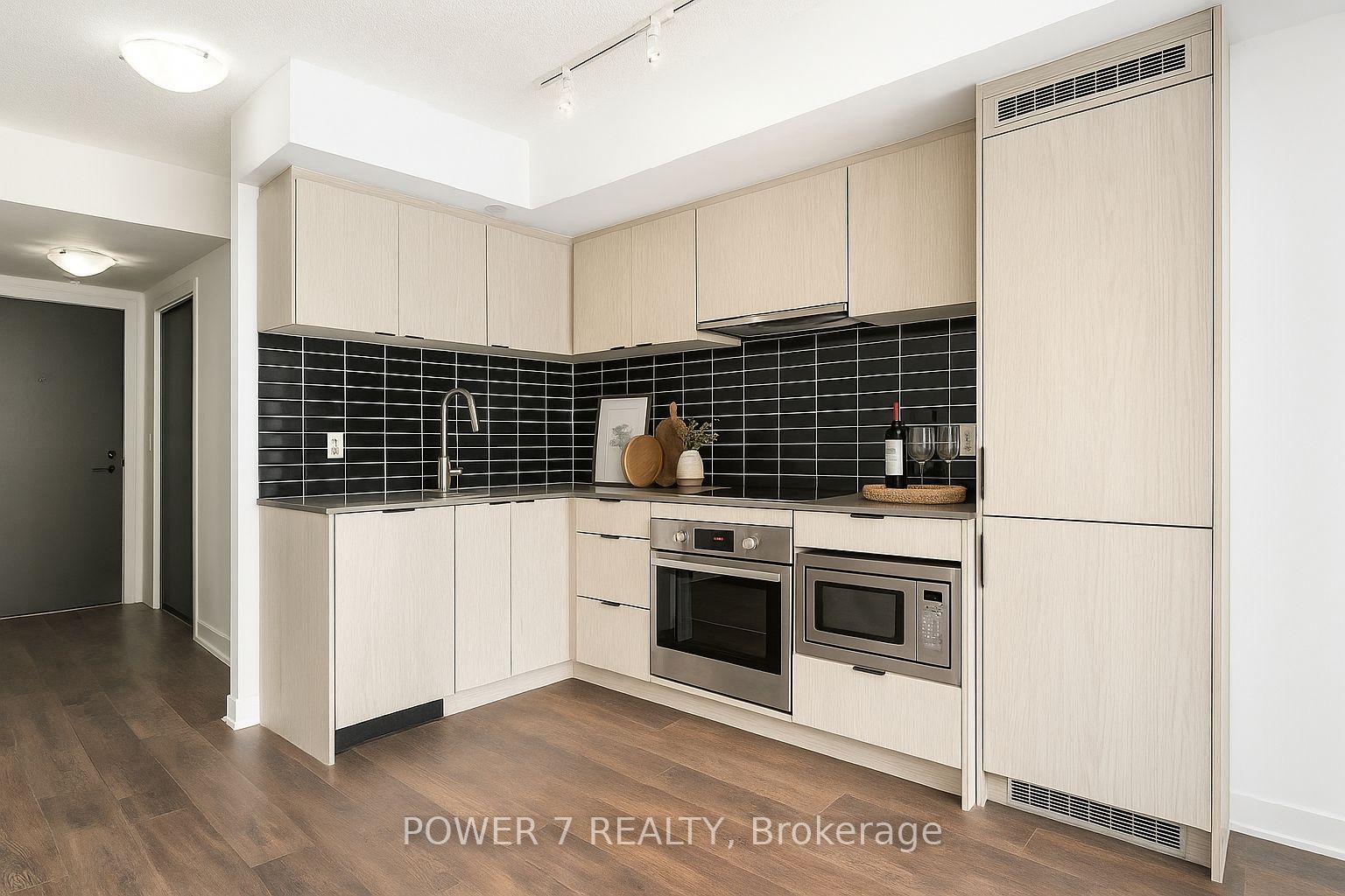 60 Shuter Street, #615