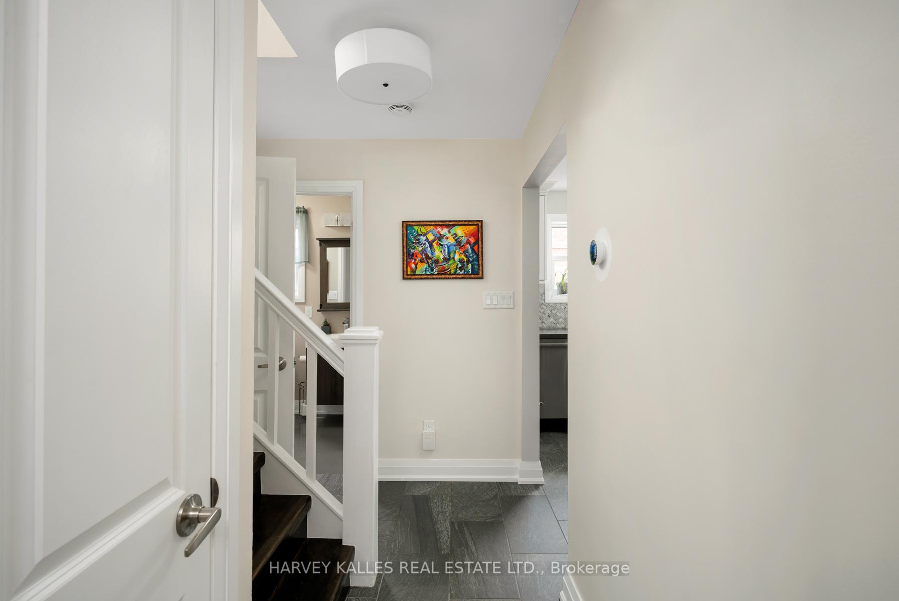 89 Charleswood Drive