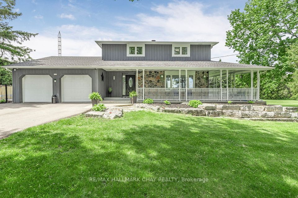 1592 Sideroad 15