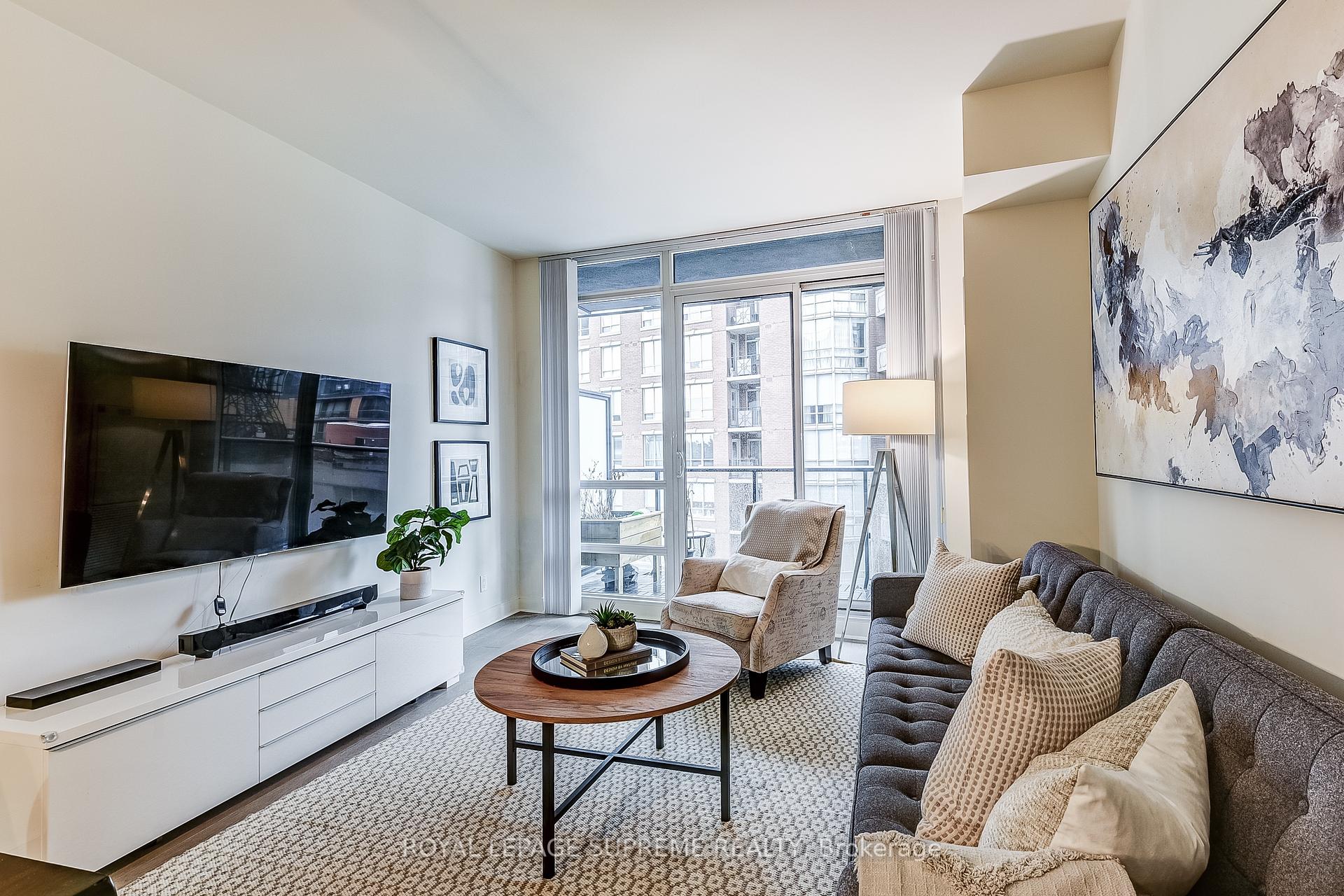 2 Bedrooms Condo at 825 Church, Toronto For sale
