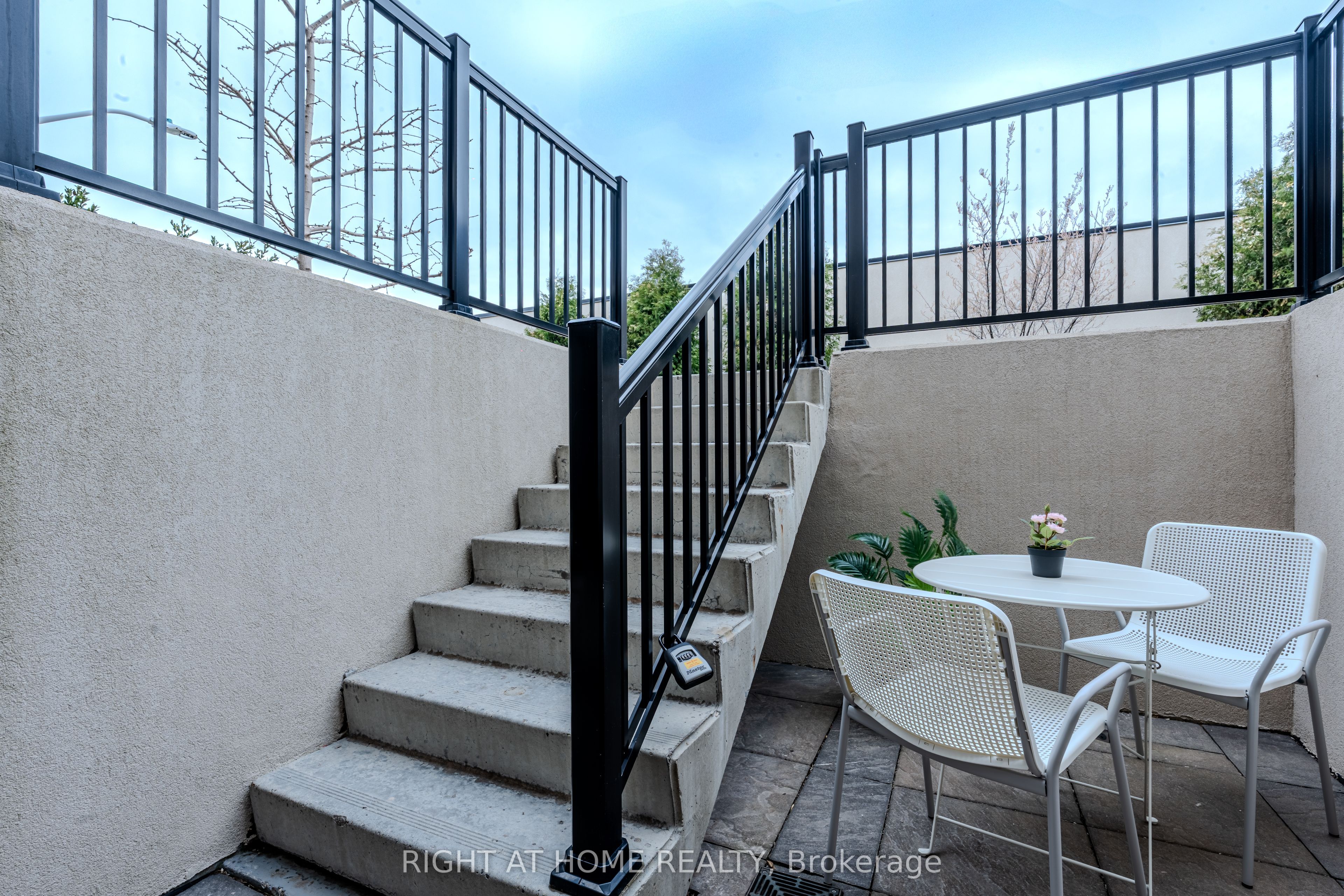 #118 - 1135 Cooke Boulevard, Burlington, ON L7T 4A8