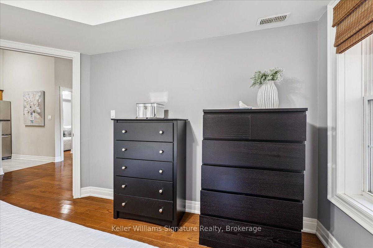 1 Bedroom Condo at 1470 Bishops, Oakville For sale
