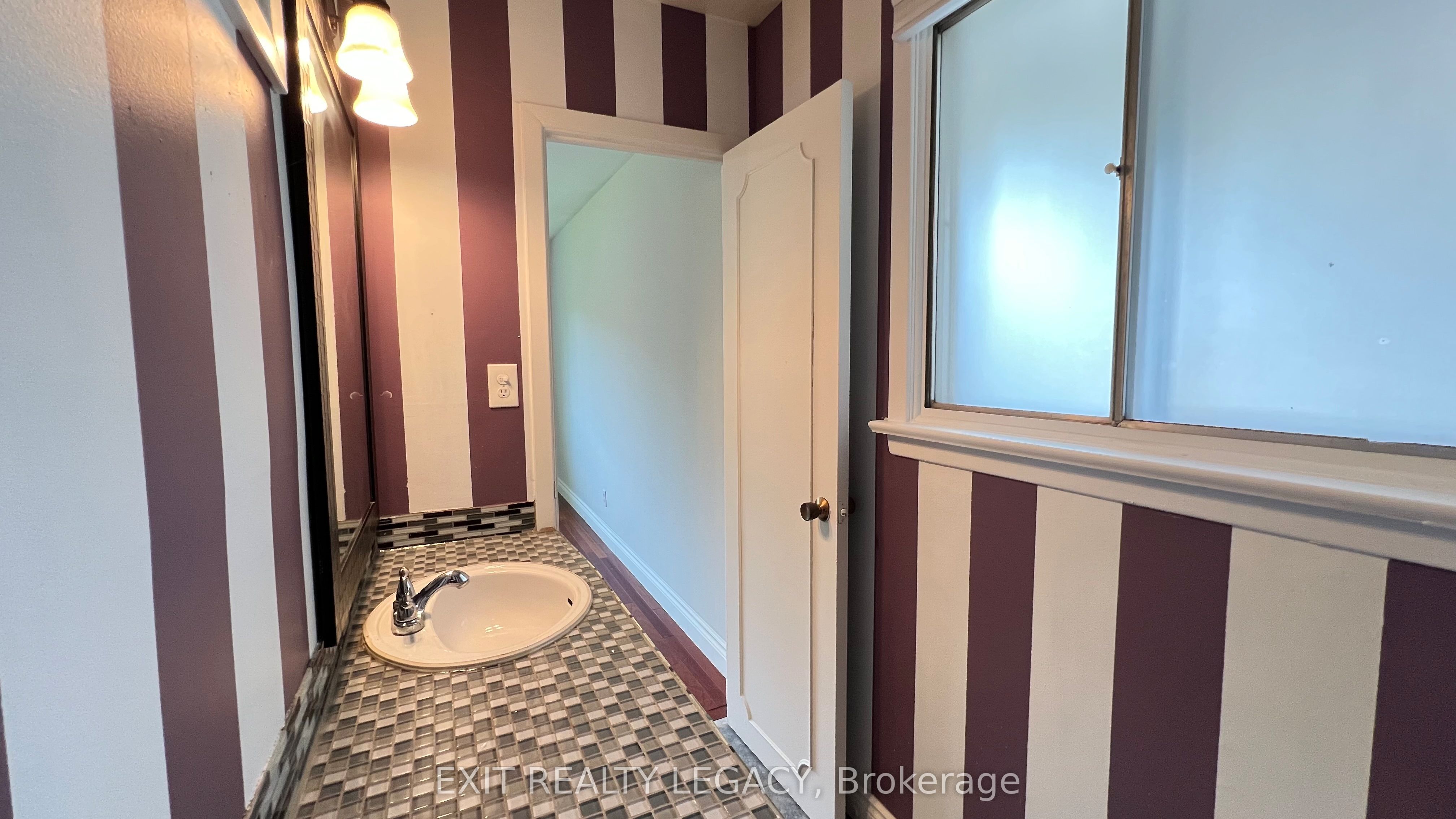 89 Bond Crescent