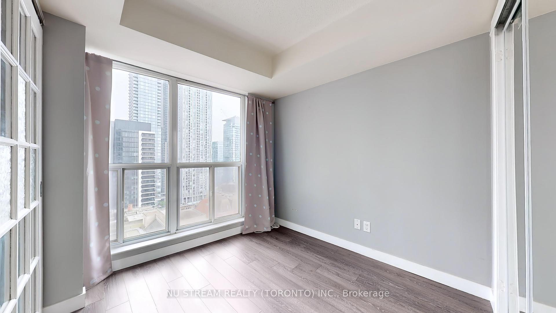 1 Bedroom Condo at 8 Park, Toronto For sale