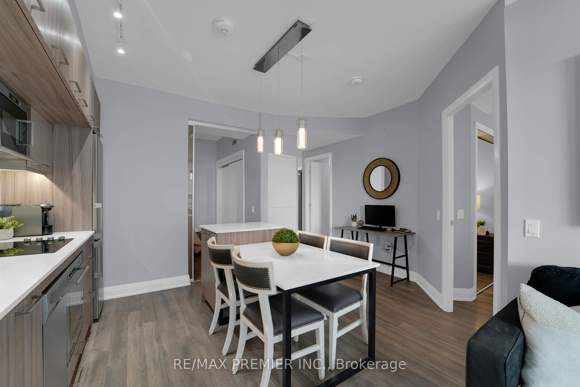 2 Bedrooms Condo at 4800 Highway 7,  Vaughan For sale