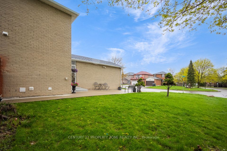 https://trreb-image.ampre.ca/u9G5TqgYmdBwlGwdPvTY7vYmJVcHNfegTXQW3ESyH2w/rs:fit:960:960/wm:.5:so:0:50:.4/wmsh:10/wmt:PHNwYW4gZm9yZWdyb3VuZD0nd2hpdGUnIGZvbnQ9JzY4Jz5DRU5UVVJZIDIxIFBST1BFUlRZIFpPTkUgUkVBTFRZIElOQy4sIEJyb2tlcmFnZTwvc3Bhbj4/cb:20250502185401/L3RycmViL2xpc3RpbmdzLzQxLzExLzM0Lzc0L3AvMmViYmEyYWItY2YwNi00OWRjLWI2NjMtZmE2ODIwMDE2OTU4LmpwZw.jpg