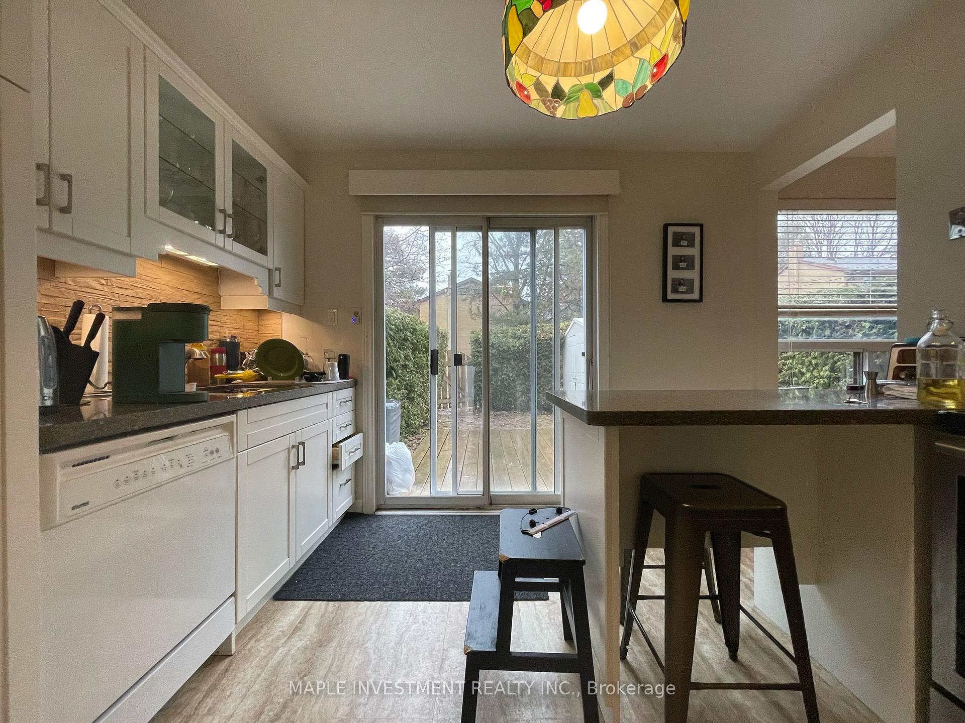 3 Bedrooms Condo at 70 Broadpath, Toronto For sale
