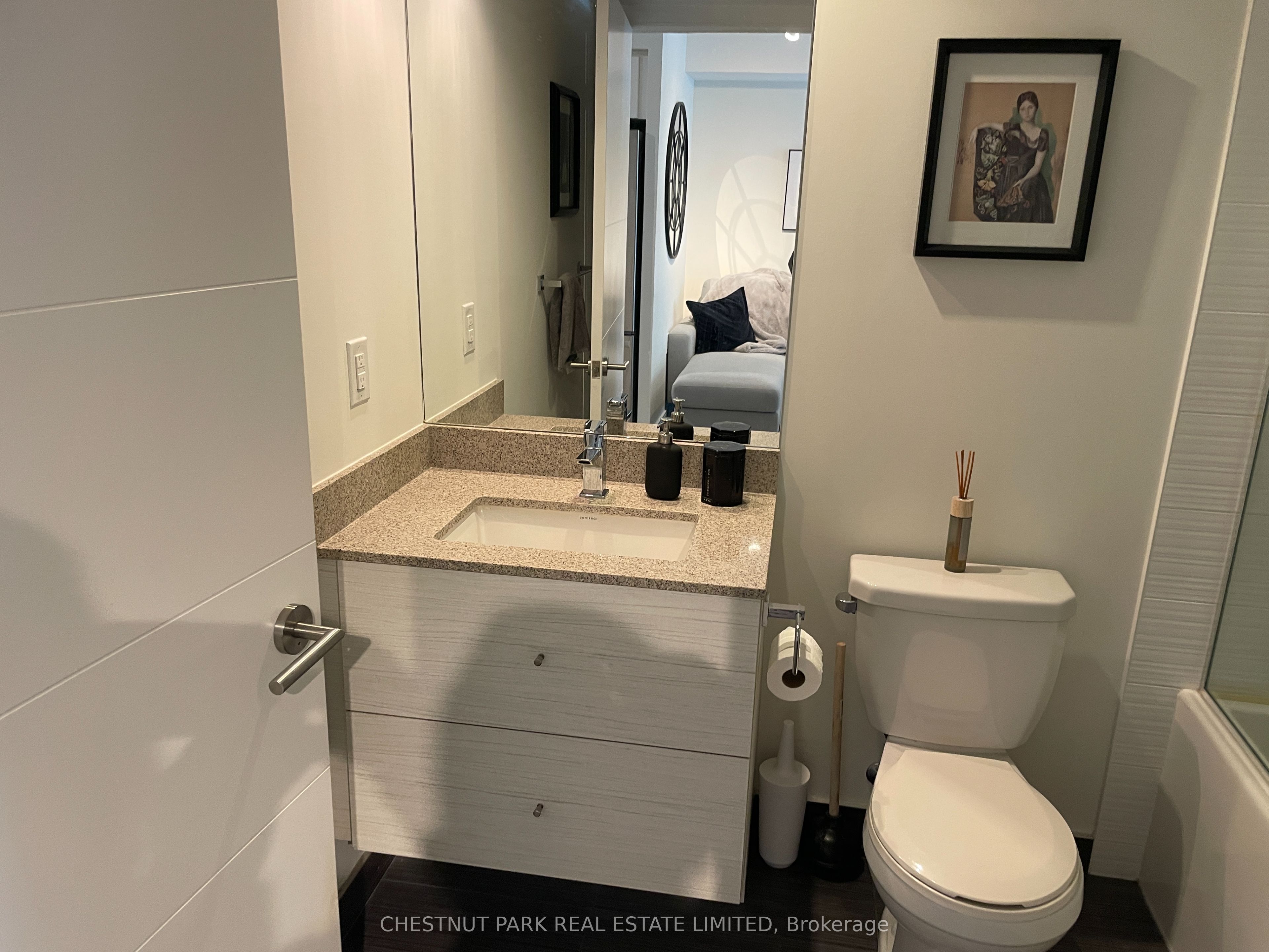 525 Adelaide Street W, #701