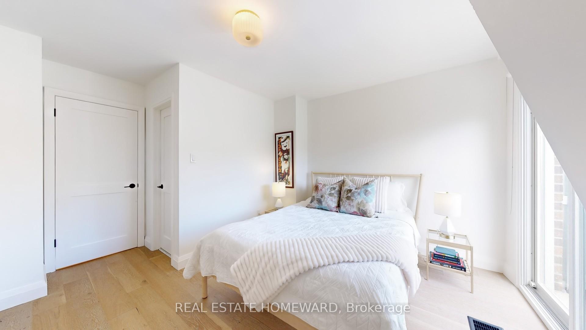 2 Bedrooms Condo at 895 Adelaide, Toronto For sale