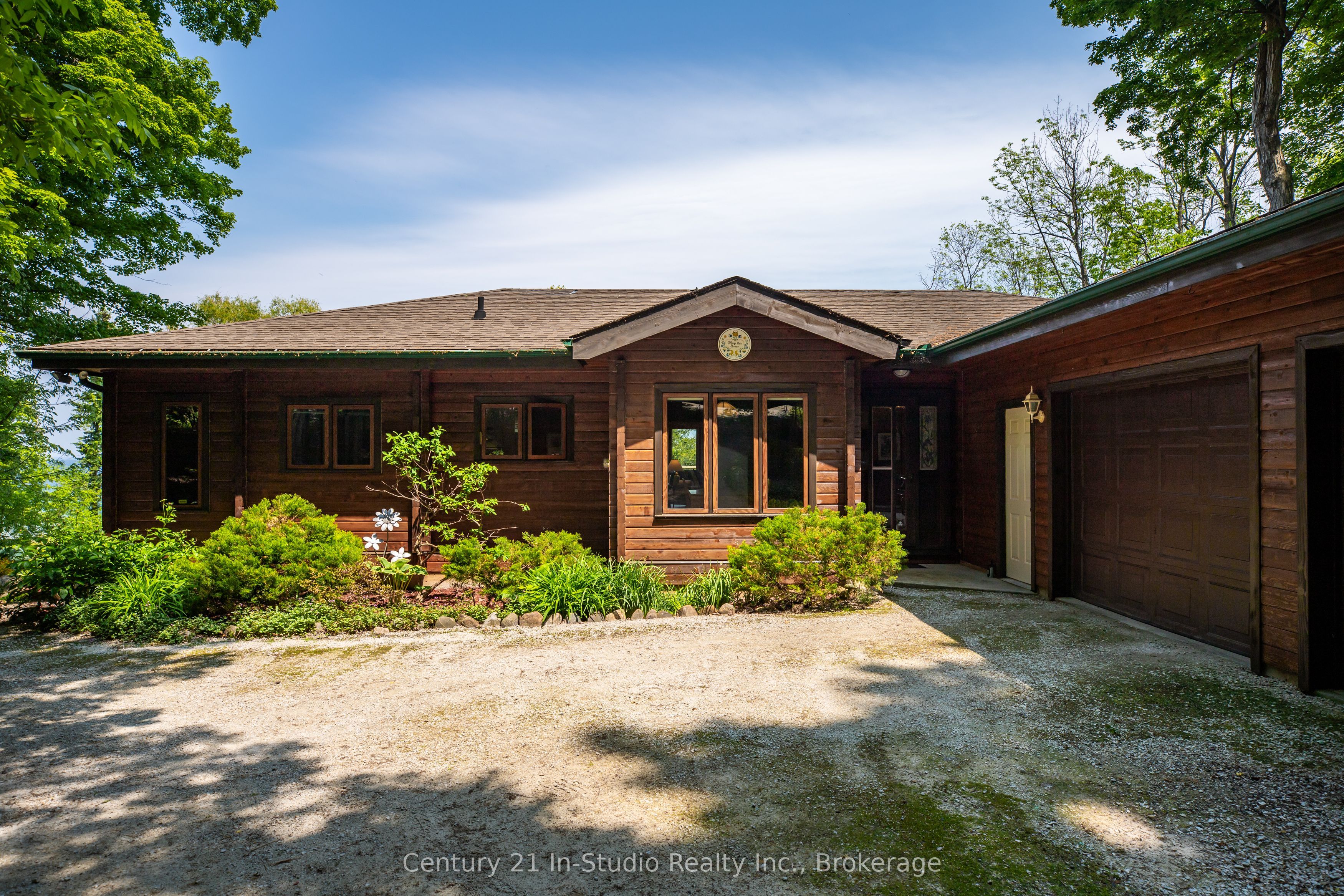 504877 GREY 1 Road