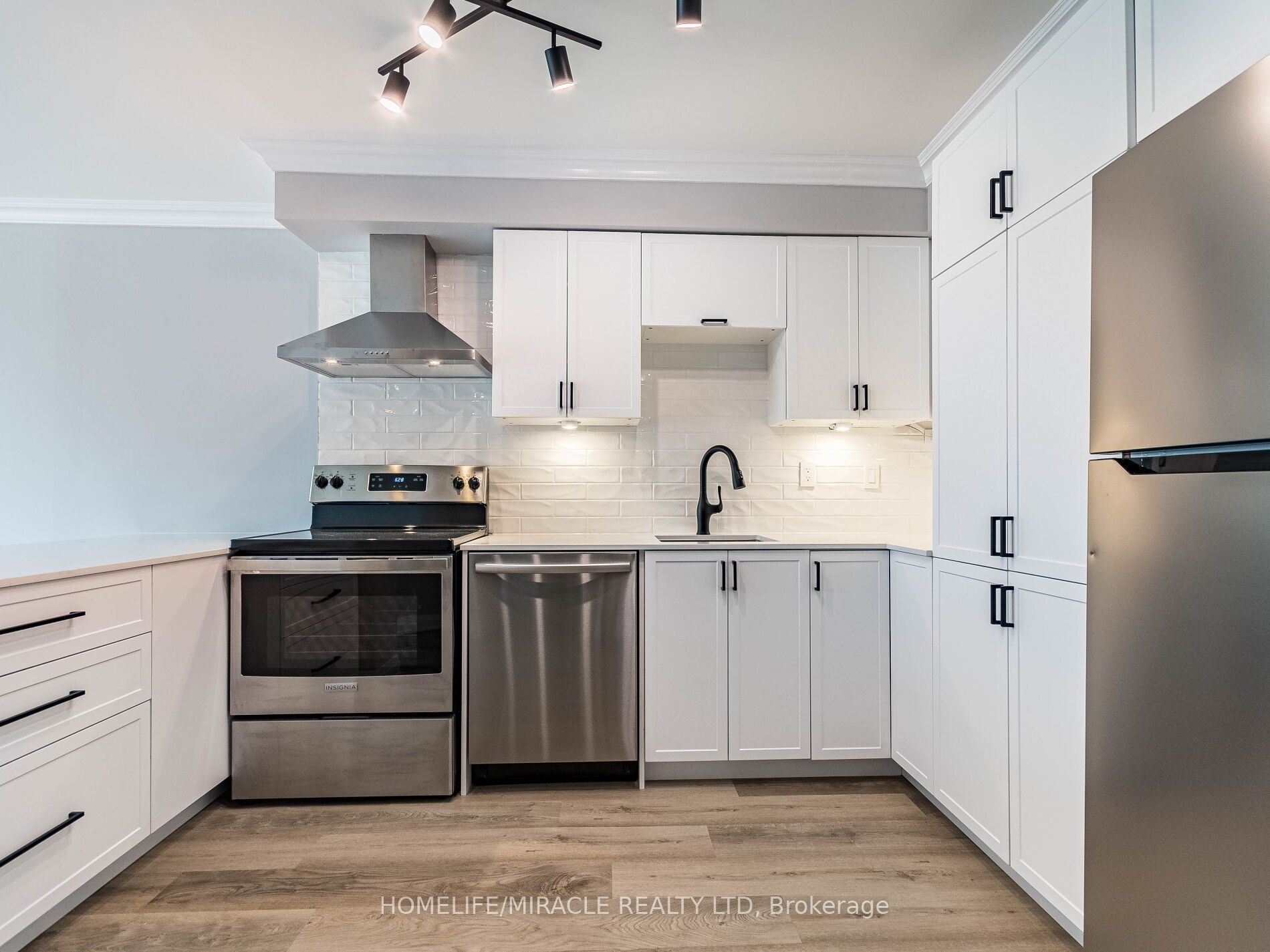 1270 Maple Crossing Boulevard, #604