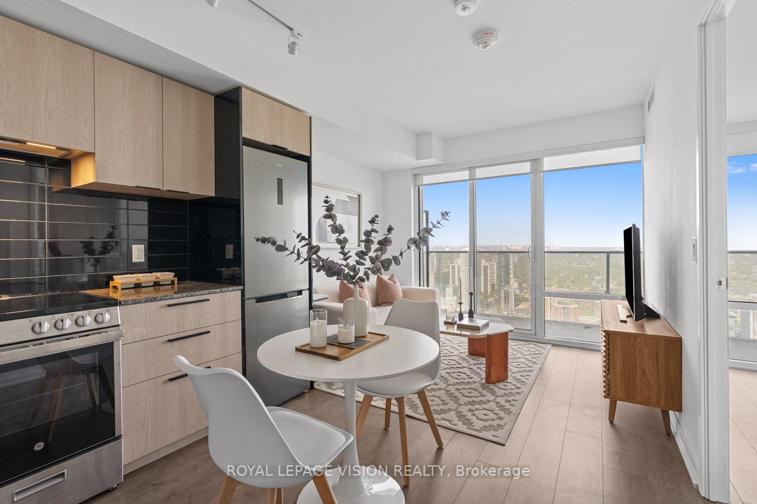 2 Bedrooms Condo at 501 Yonge, Toronto For sale