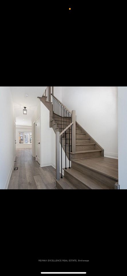 109 Gateland Drive, Barrie, ON L9J 0N2