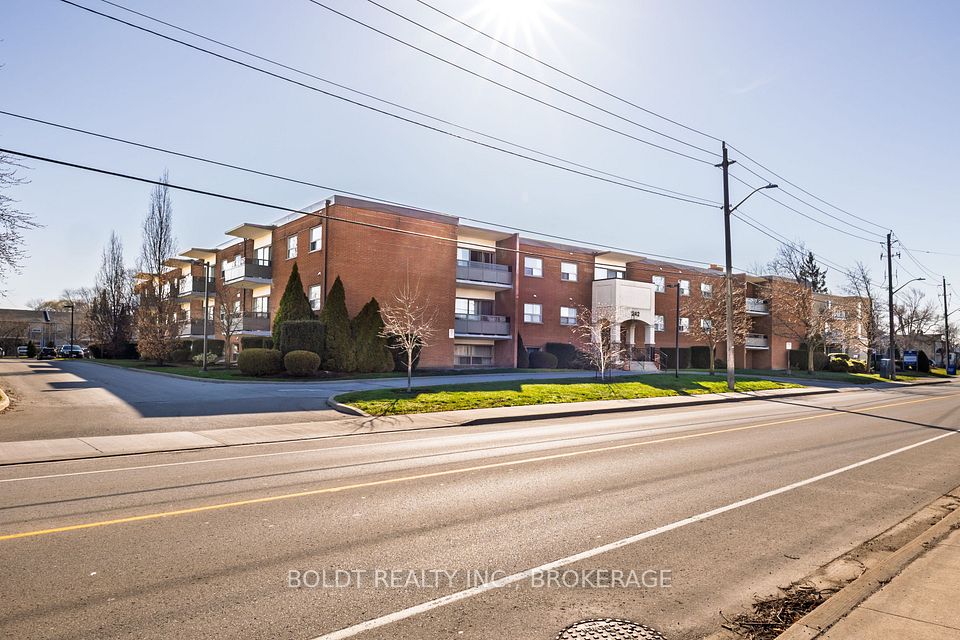 242 Oakdale