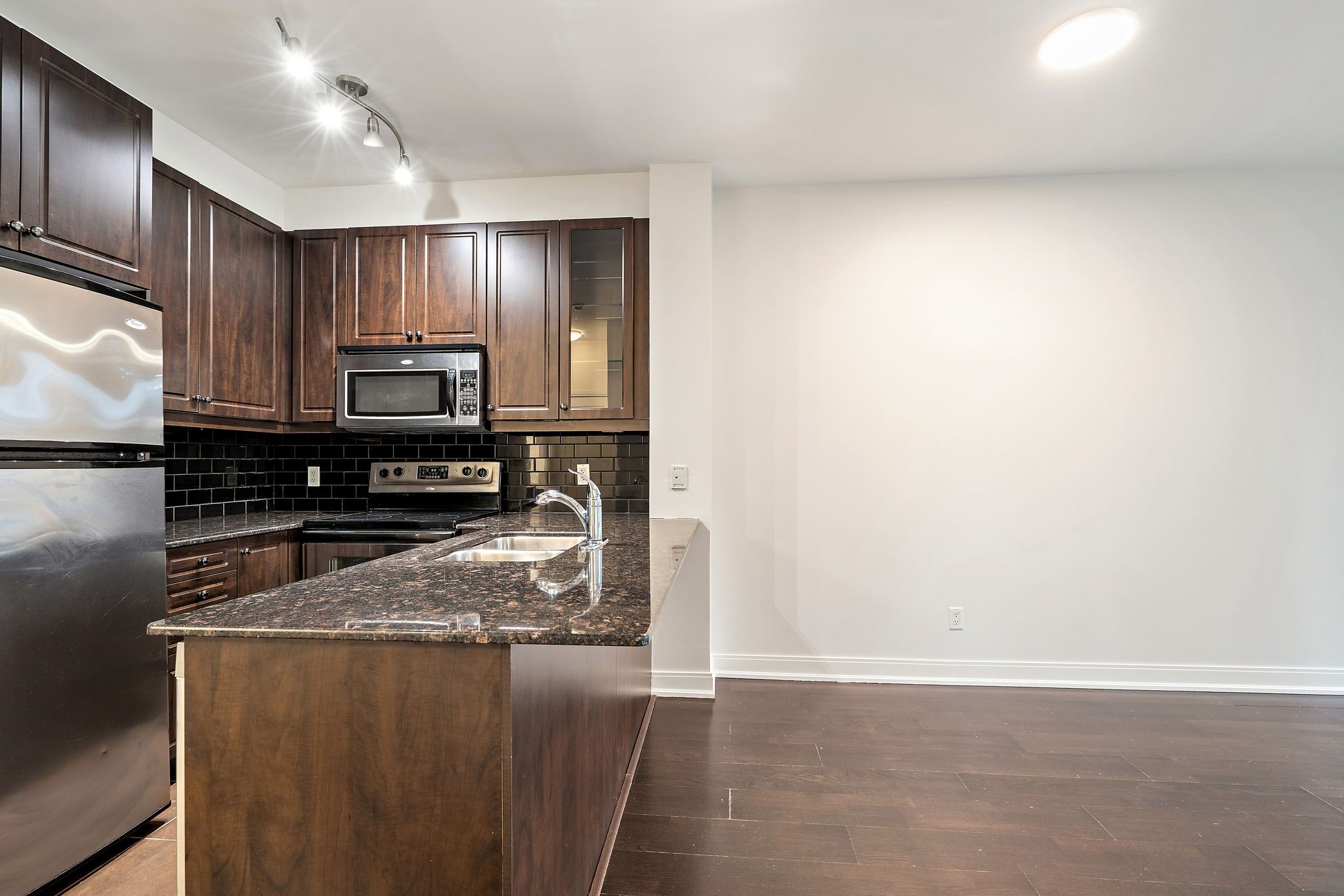 88 Broadway Avenue 316