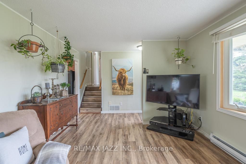 62 Manvers Drive, Kawartha Lakes, ON L0B 1K0