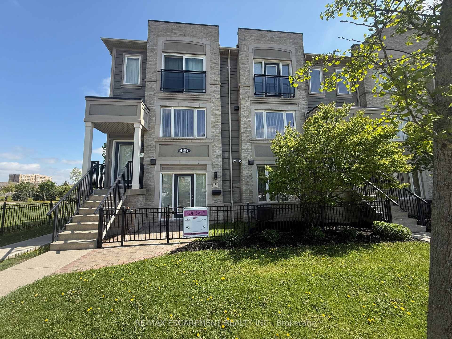 1 Bedroom Condo at 5055 Oscar Peterson, Mississauga For sale