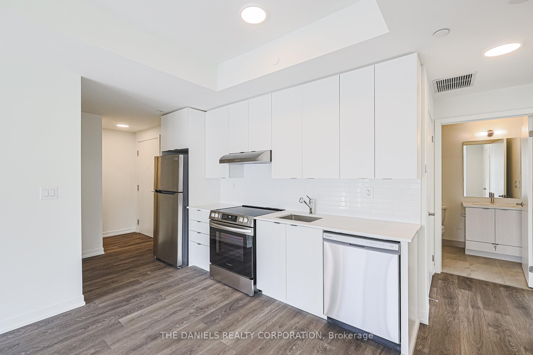 2 Bedrooms Condo at 135 Canon Jackson,  Toronto For sale