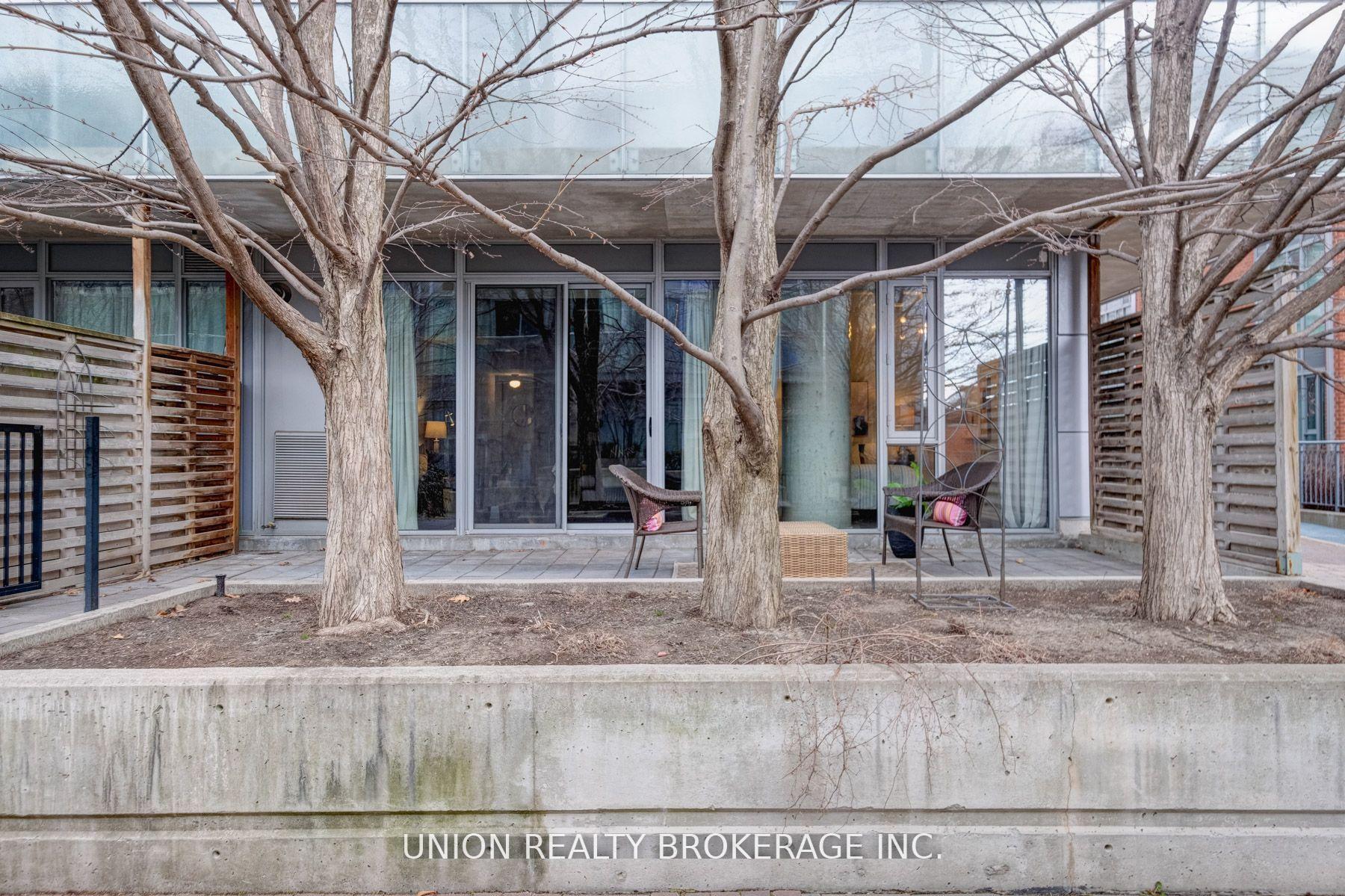 3 Bedrooms Condo at 201 Carlaw, Toronto For sale