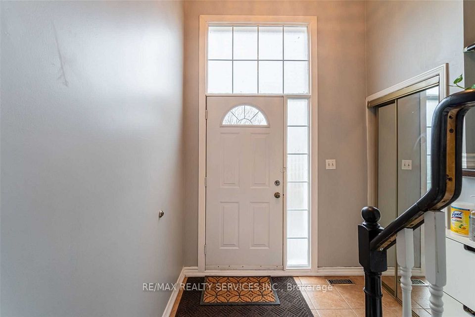28 Princeton Terrace, Brampton, ON L6S 3S8