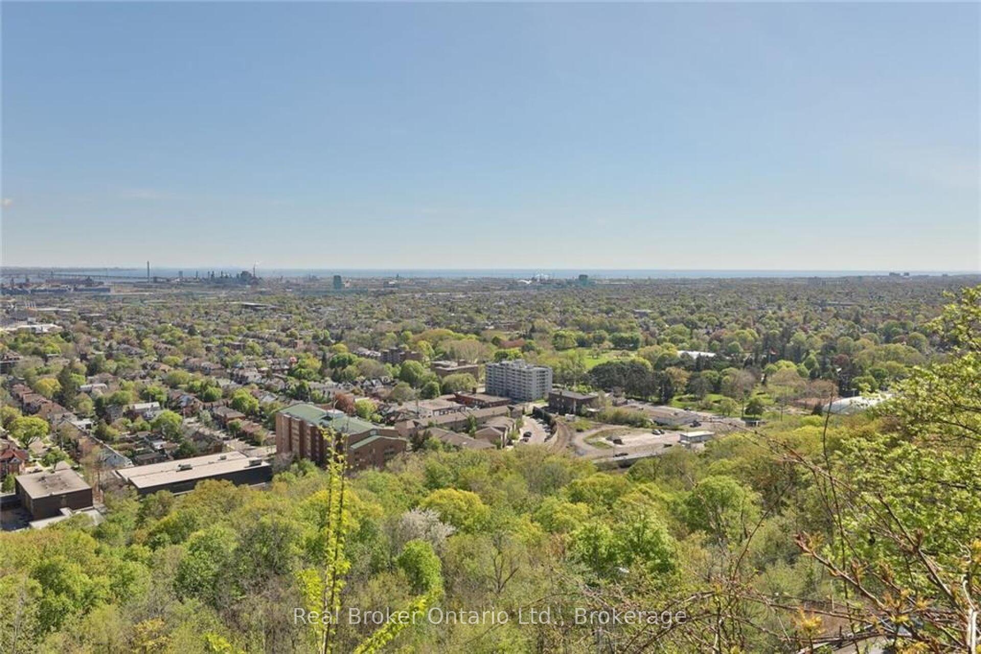 2 Bedrooms Co-op at 5 East 36th, Hamilton For sale