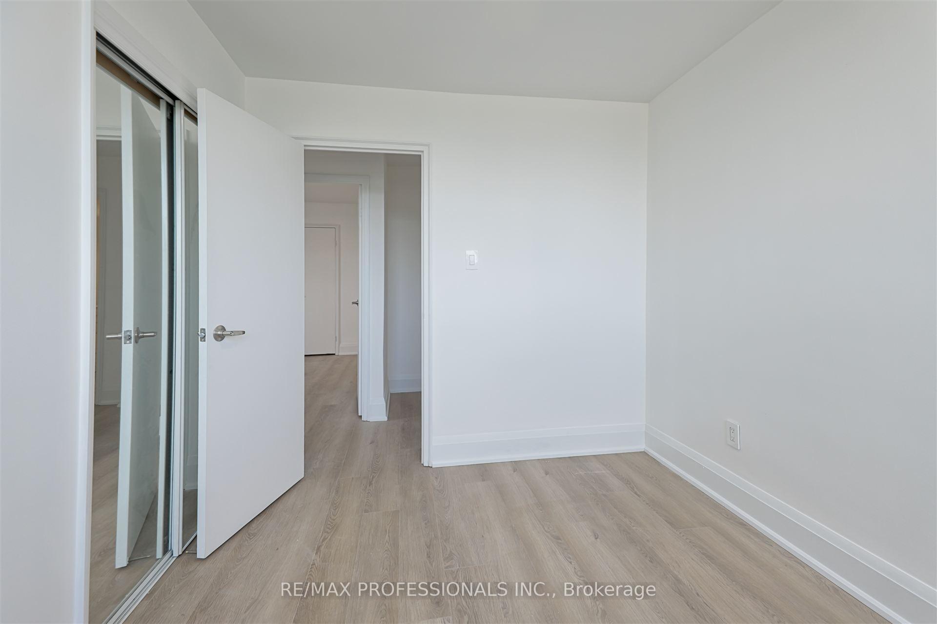 3 Bedrooms Condo at 11 Neilson, Toronto For sale