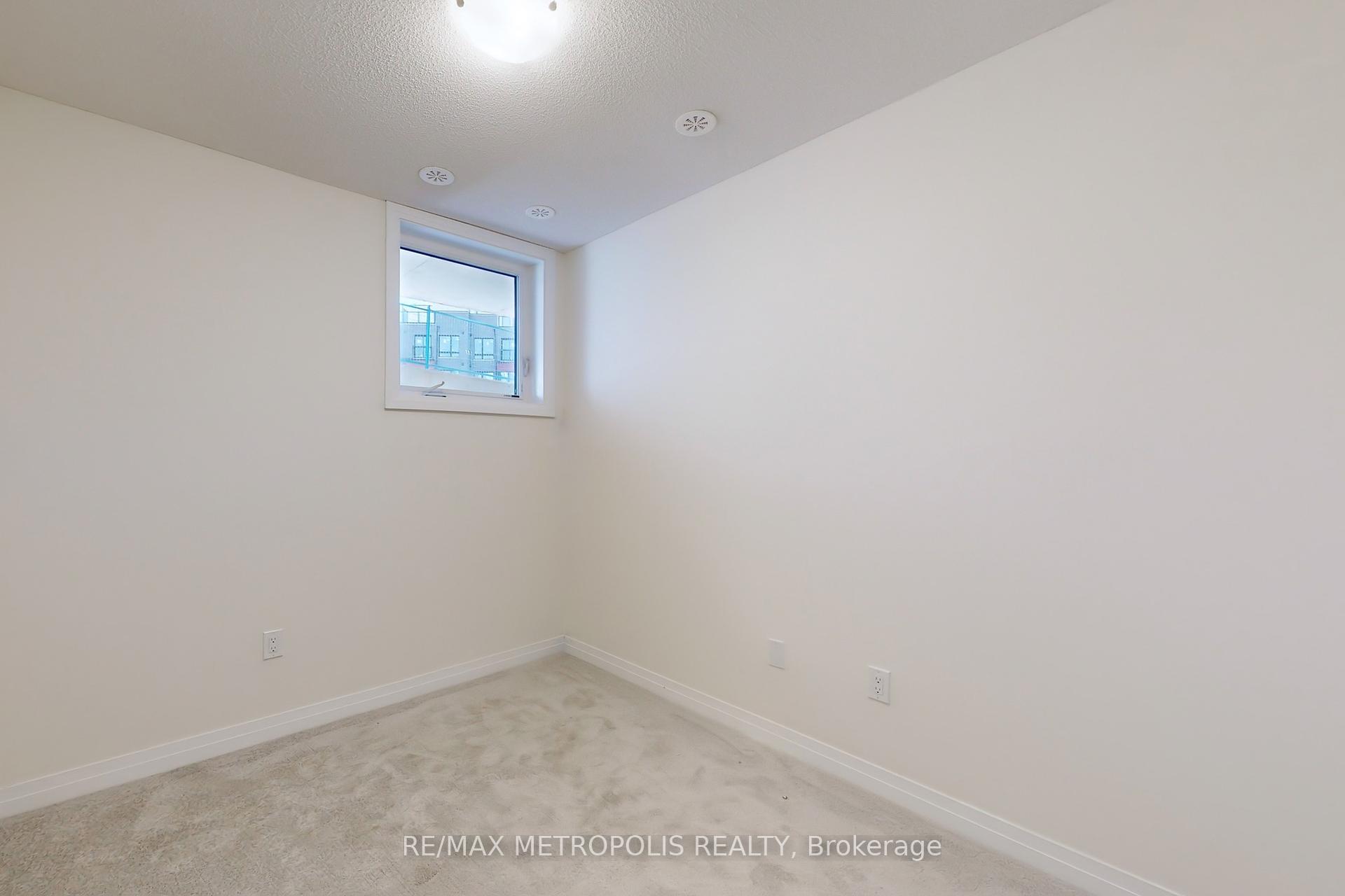 3 Bedrooms Condo at 35 Priya, Toronto For sale