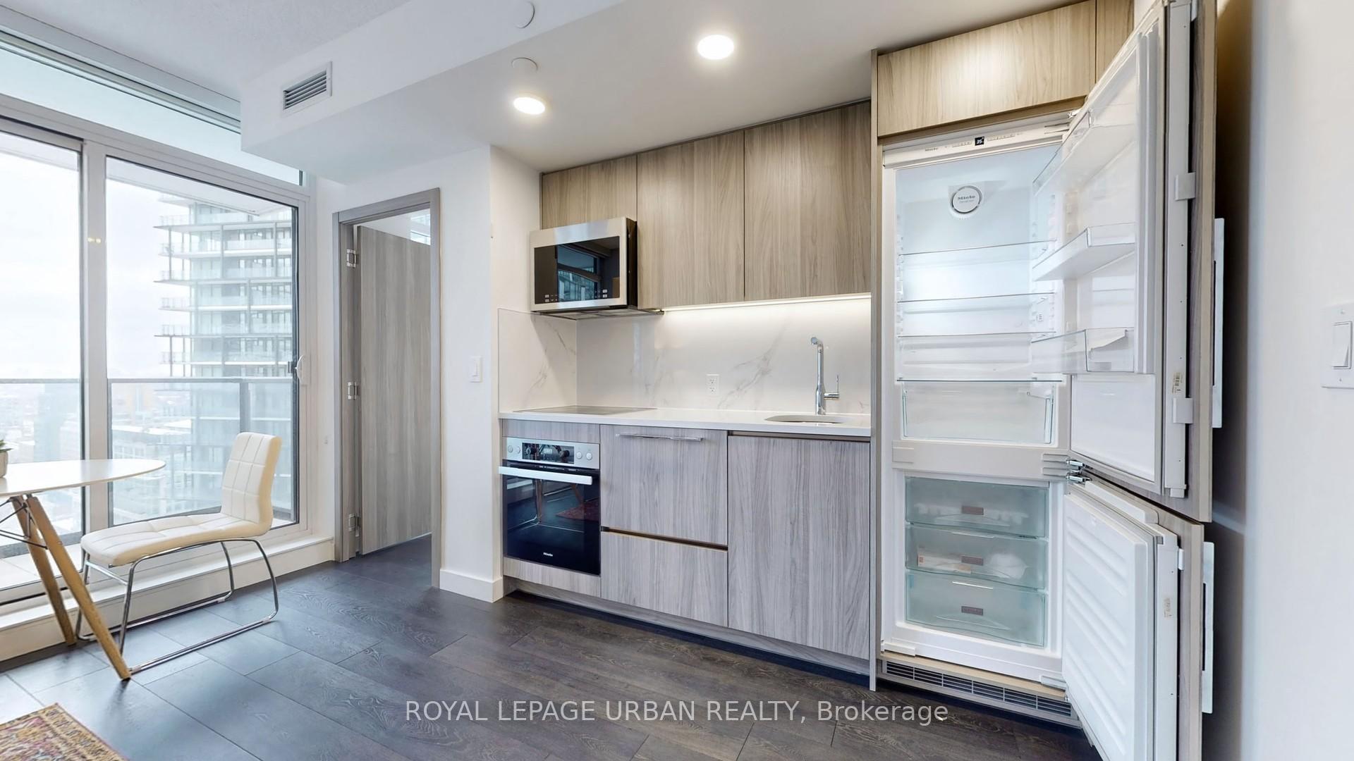 1 Bedroom Condo at 38 Widmer, Toronto For sale
