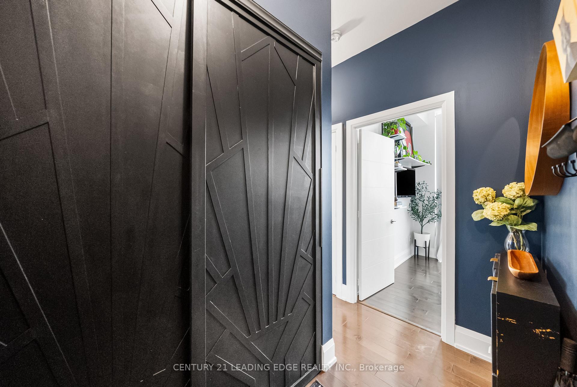 2 Bedrooms Condo at 460 Adelaide, Toronto For sale