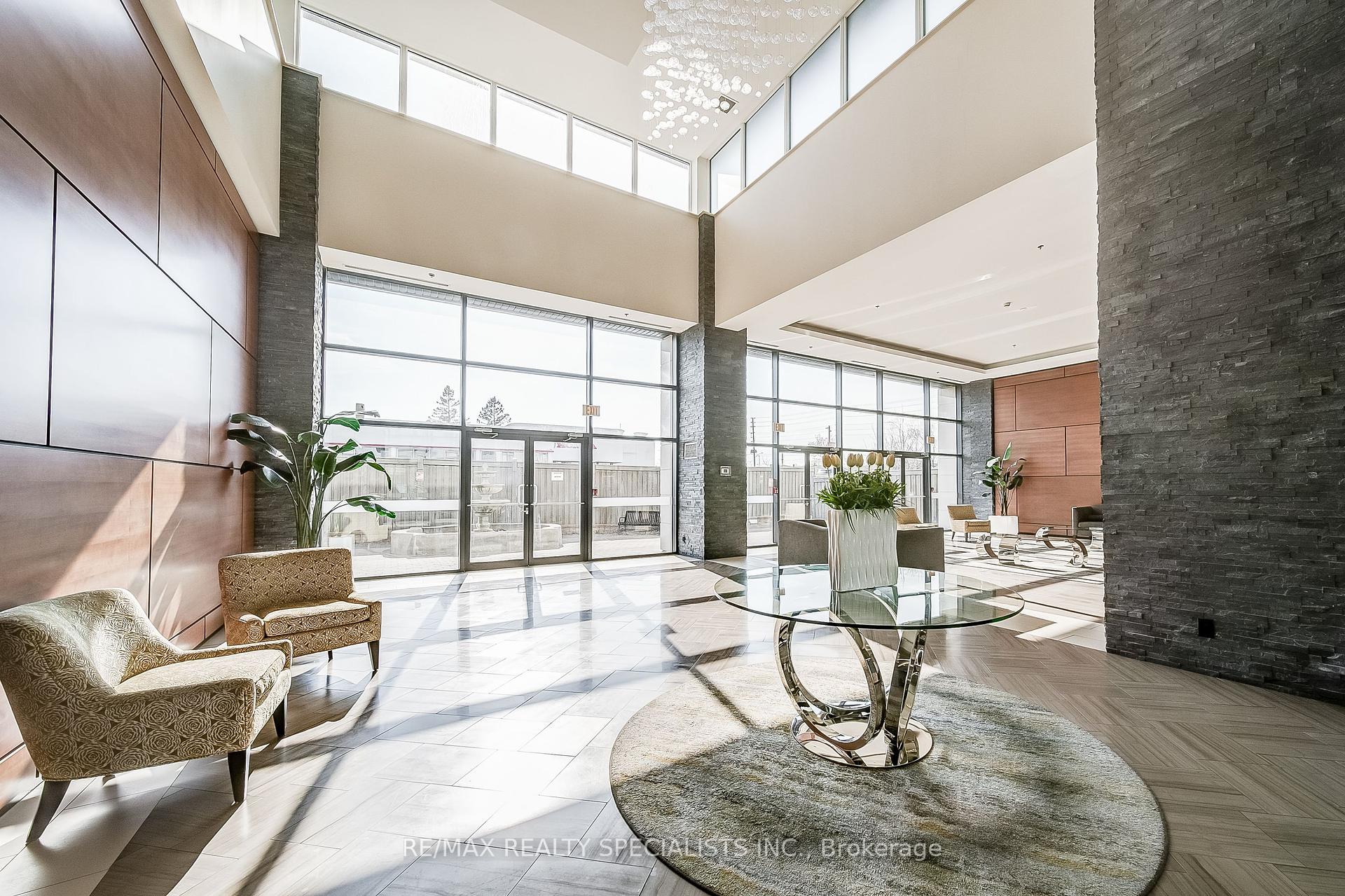 2 Bedrooms Condo at 24 Woodstream,  Vaughan For sale