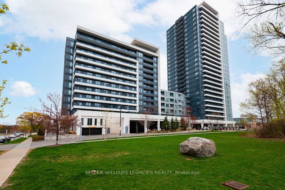 7890 Bathurst Street