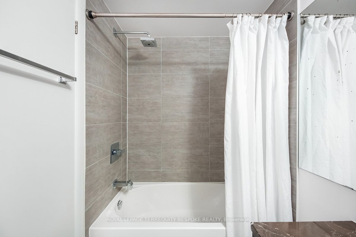 478 King Street W, #202