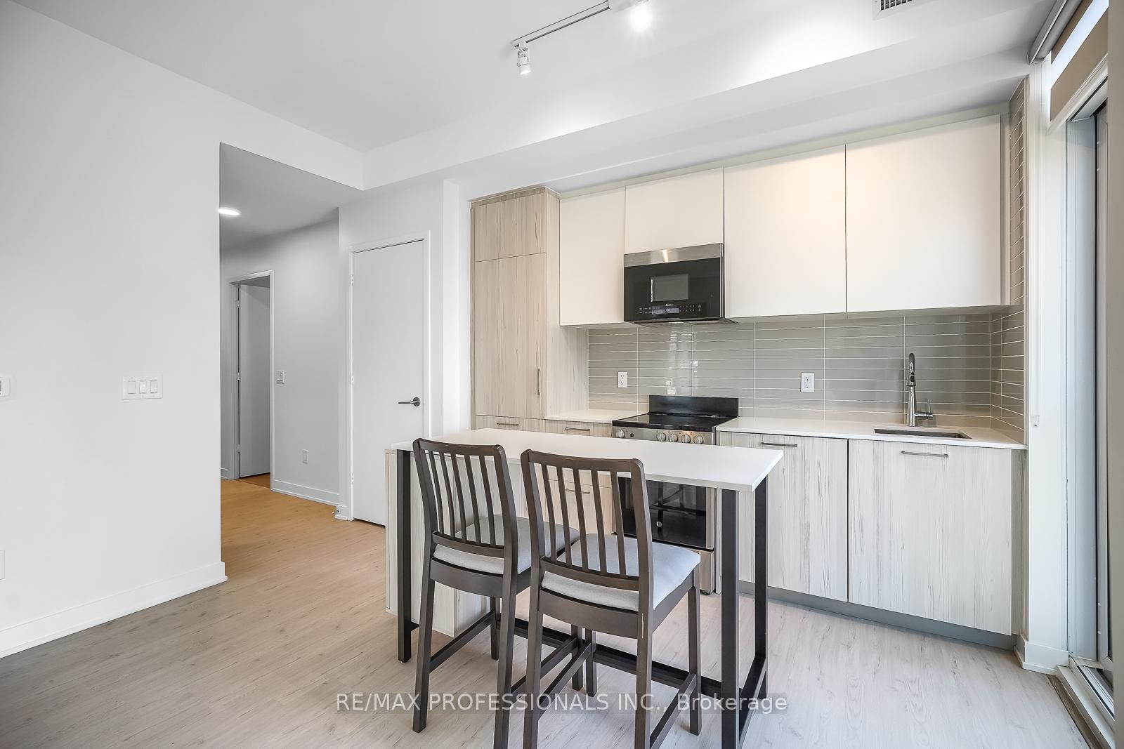 2 Bedrooms Condo at 65 Mutual, Toronto For sale