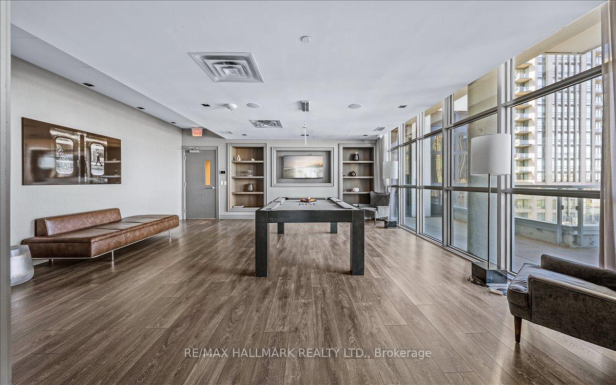 2 Bedrooms Condo at 501 St Clair, Toronto For sale