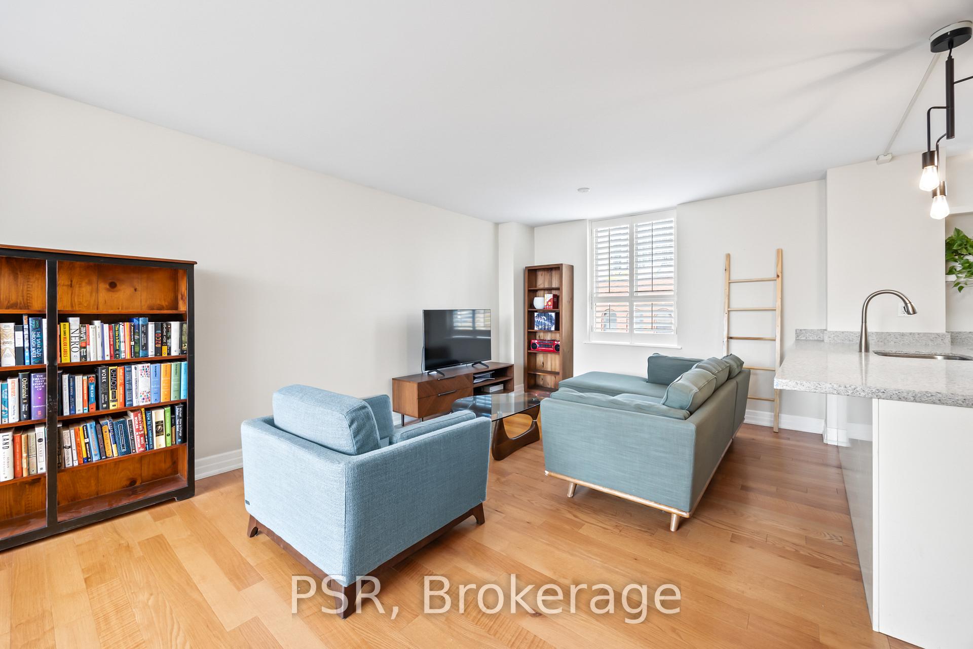2 Bedrooms Condo at 95 Lombard, Toronto For sale