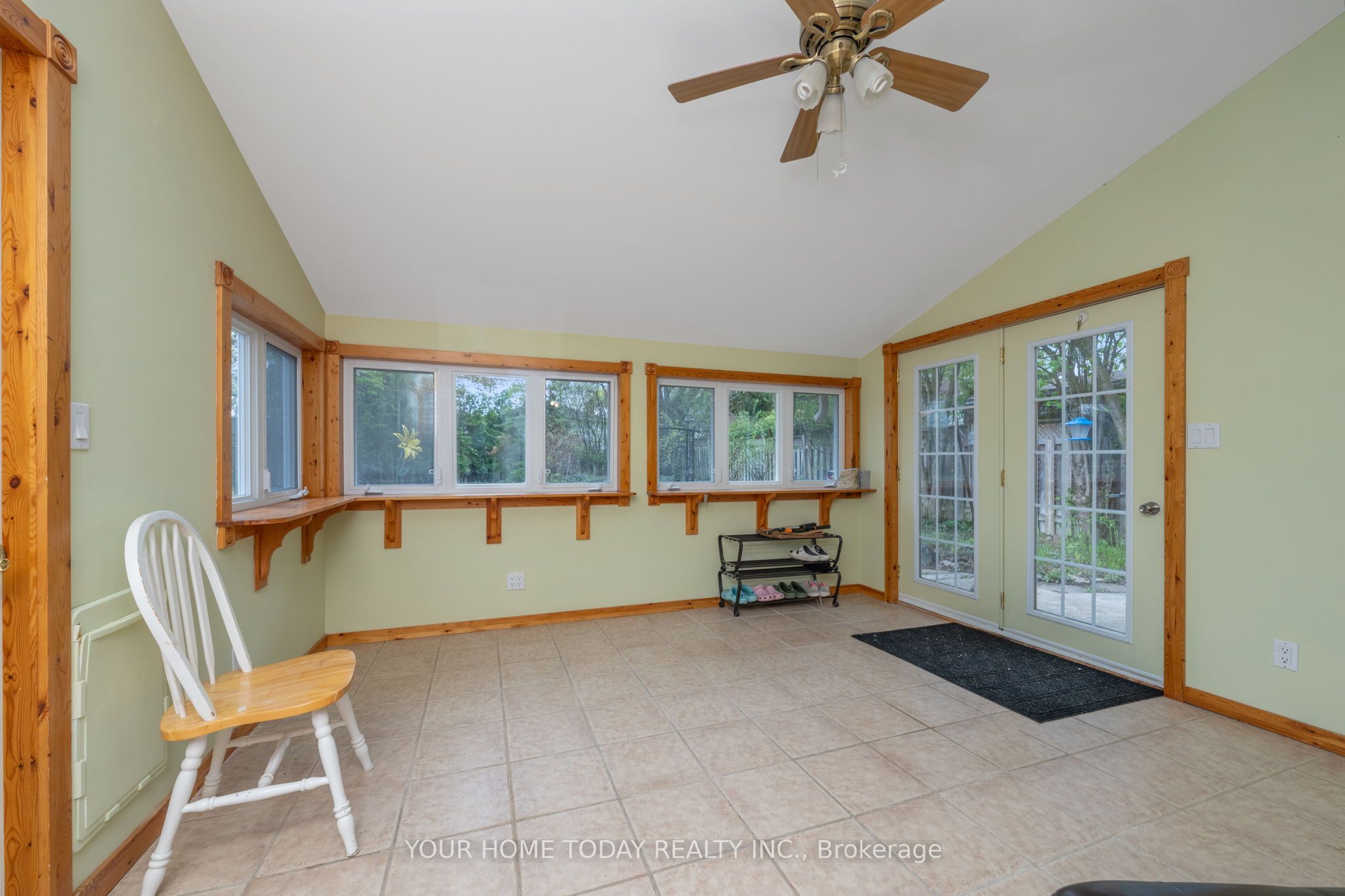 47 Irwin Crescent