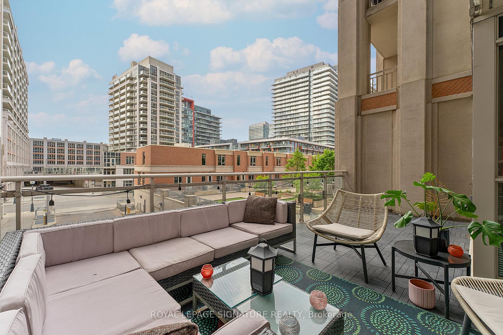 1 Bedroom Condo at 628 Fleet, Toronto For sale