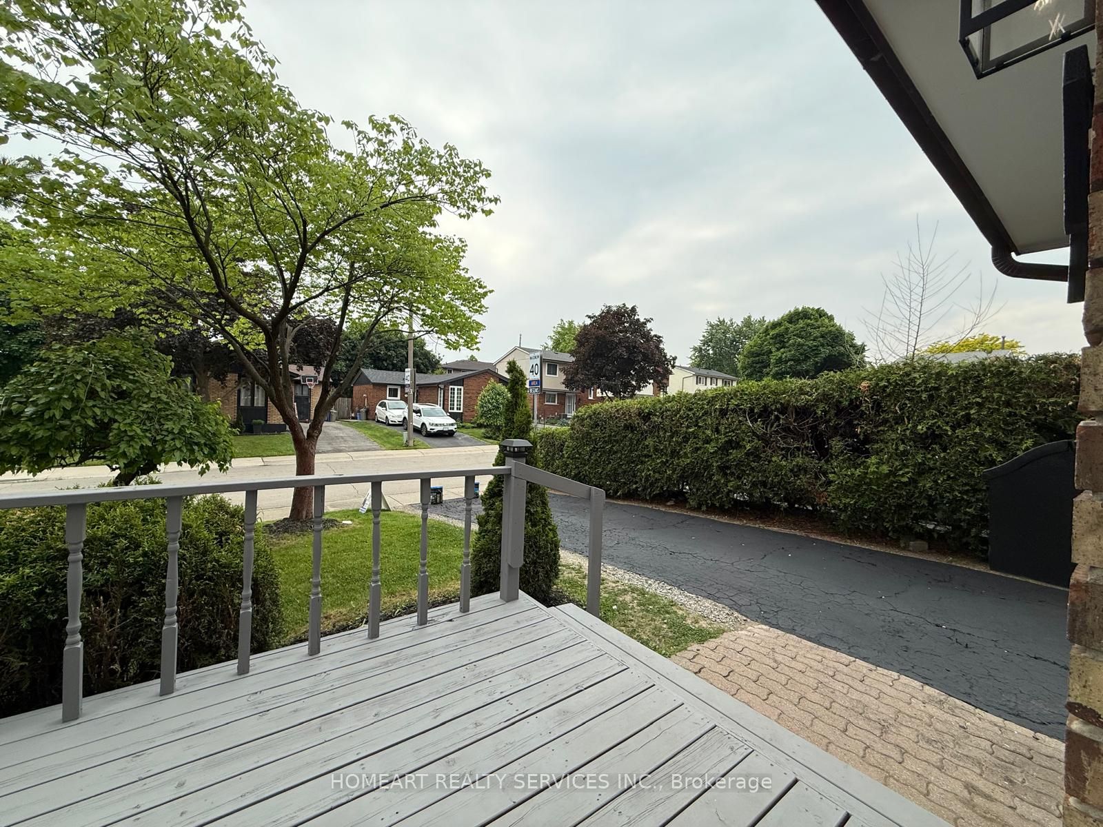 77 Bixby Crescent