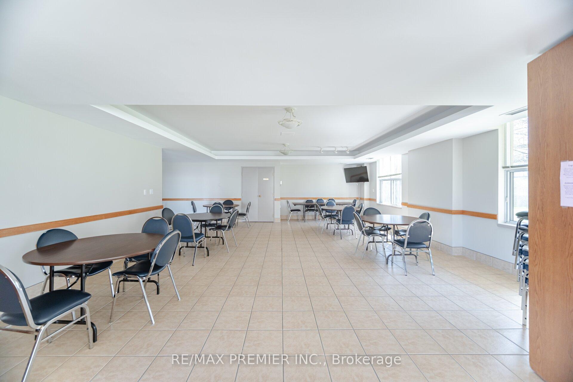 1 Bedroom Condo at 2502 Rutherford,  Vaughan For sale