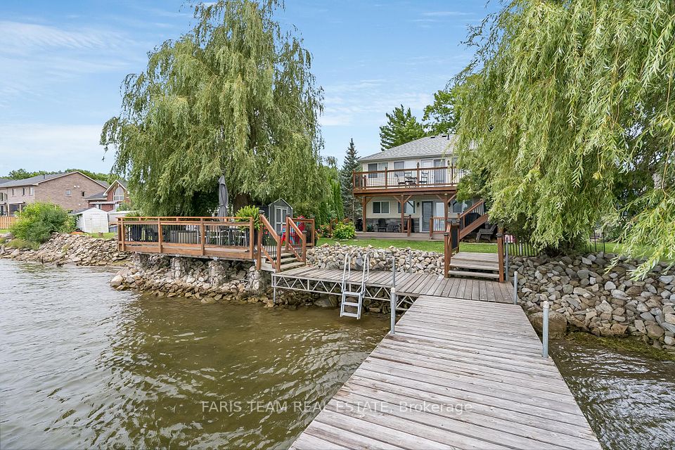 282 Robins Point